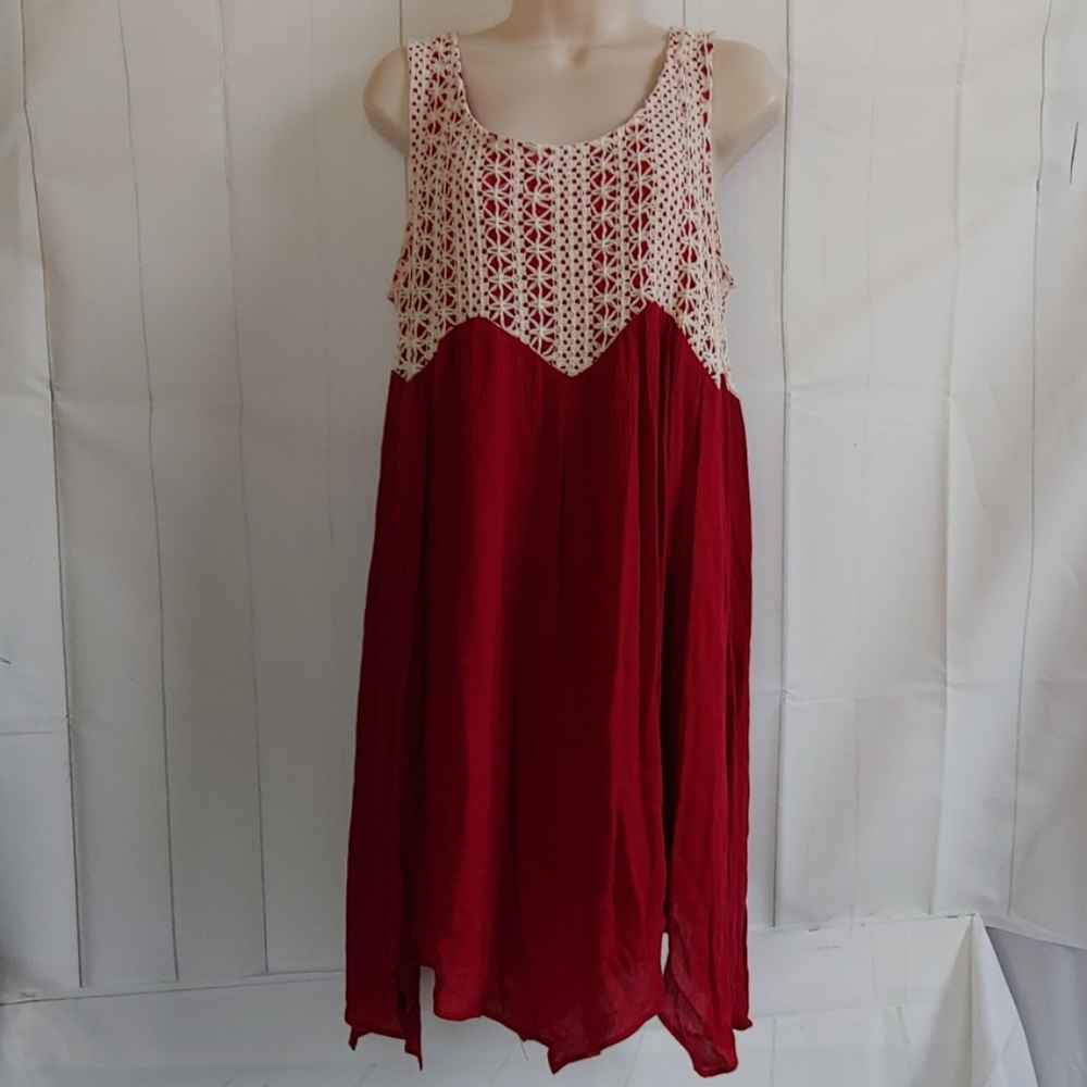 Entro Burgundy W/Crochet Shark Bite Hem Dress